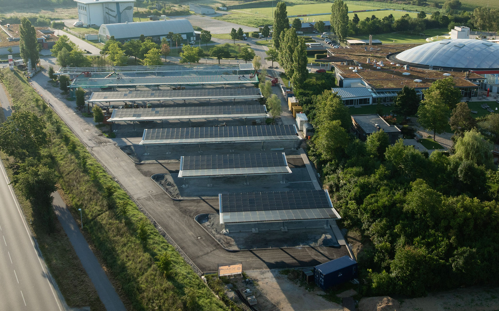 Hallenbau mit Wohnung