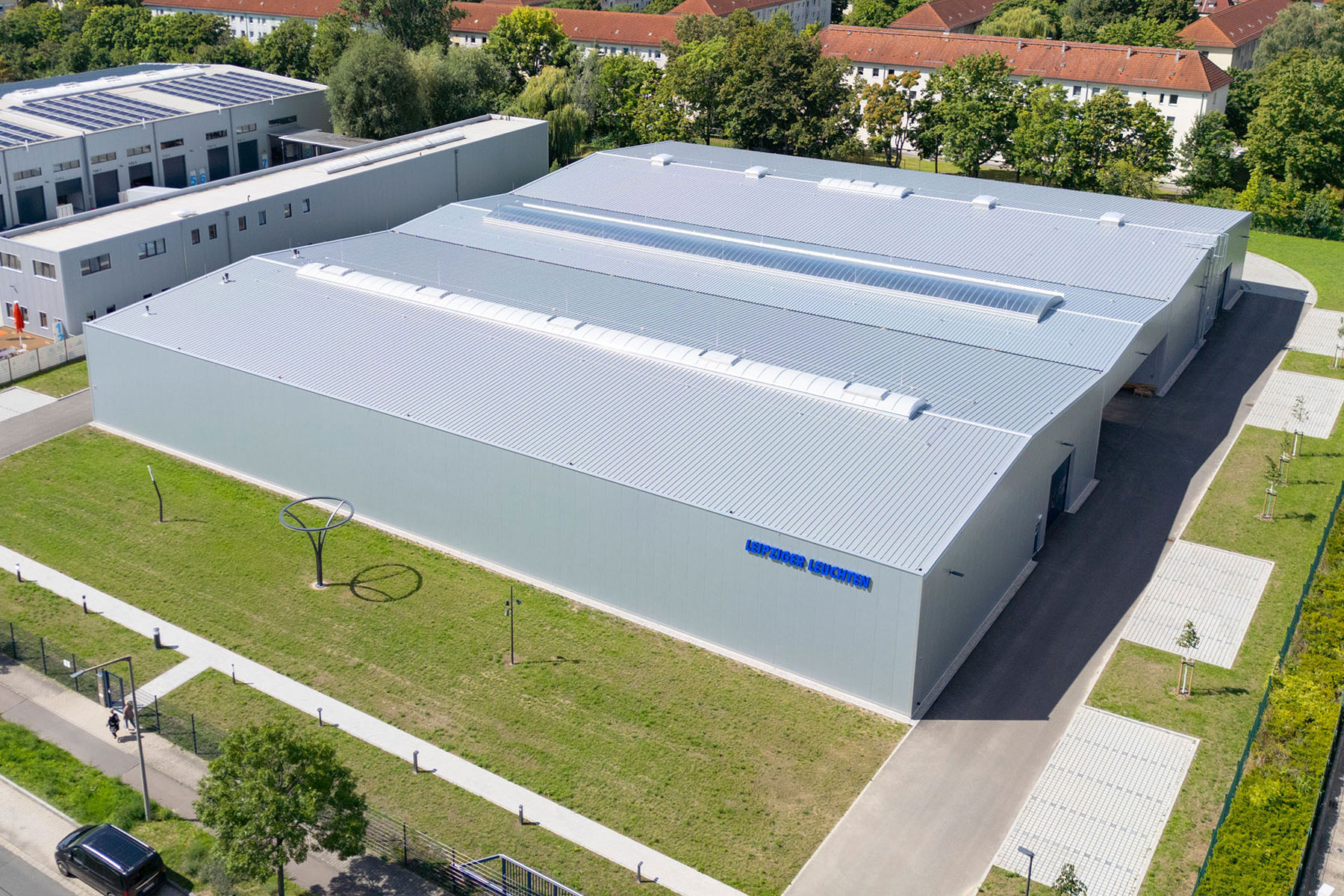 Produktionshalle mit Büro