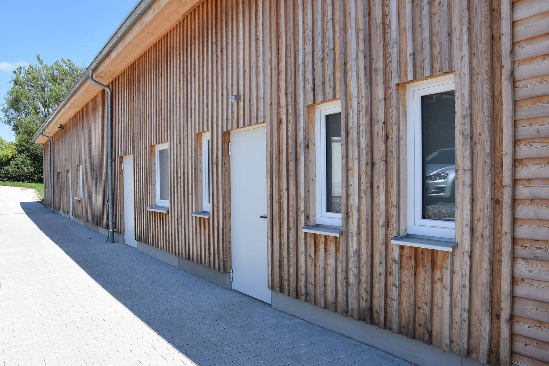 Produktionshalle mit Verkauf