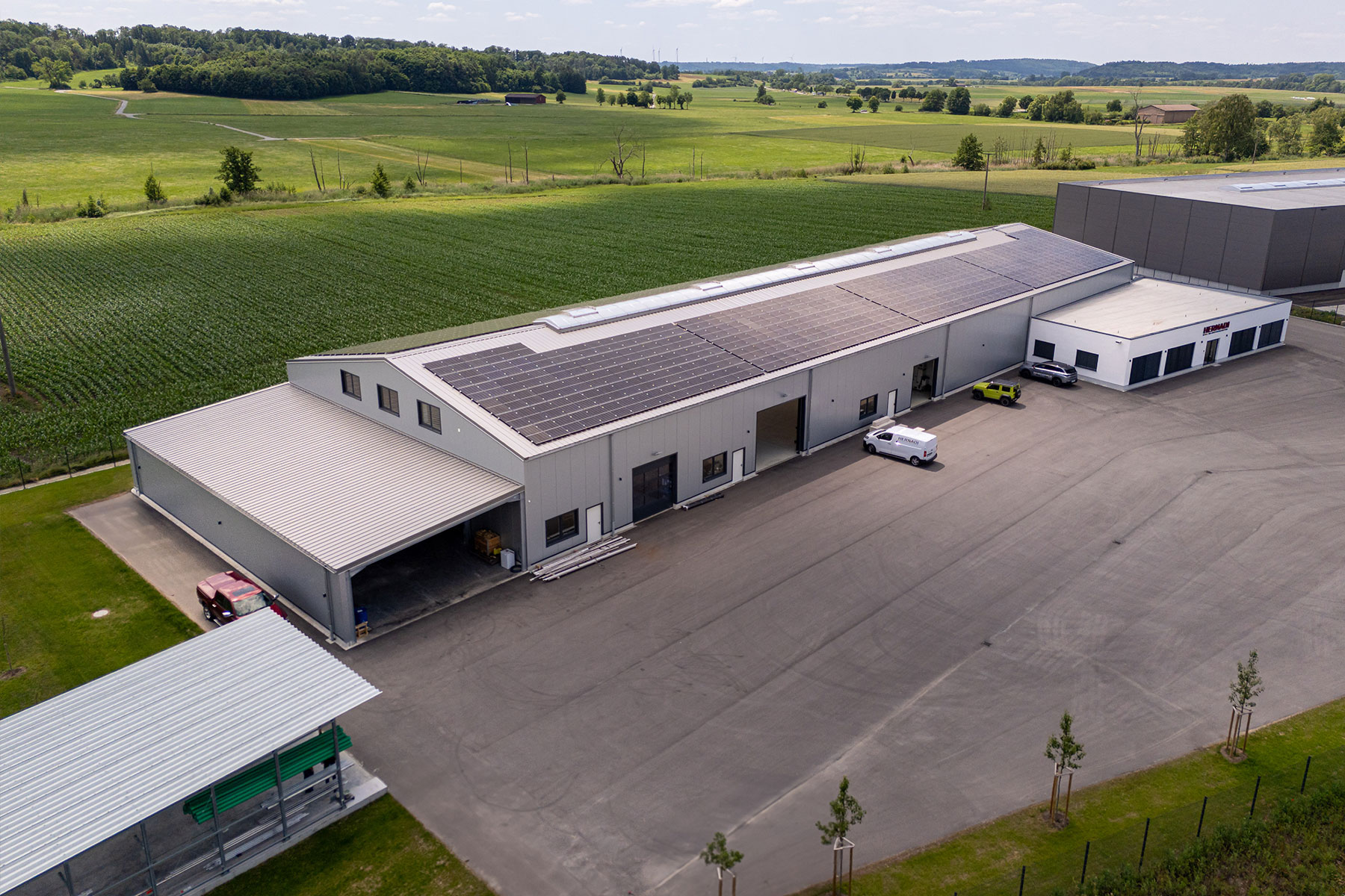 Produktionshalle mit Büro