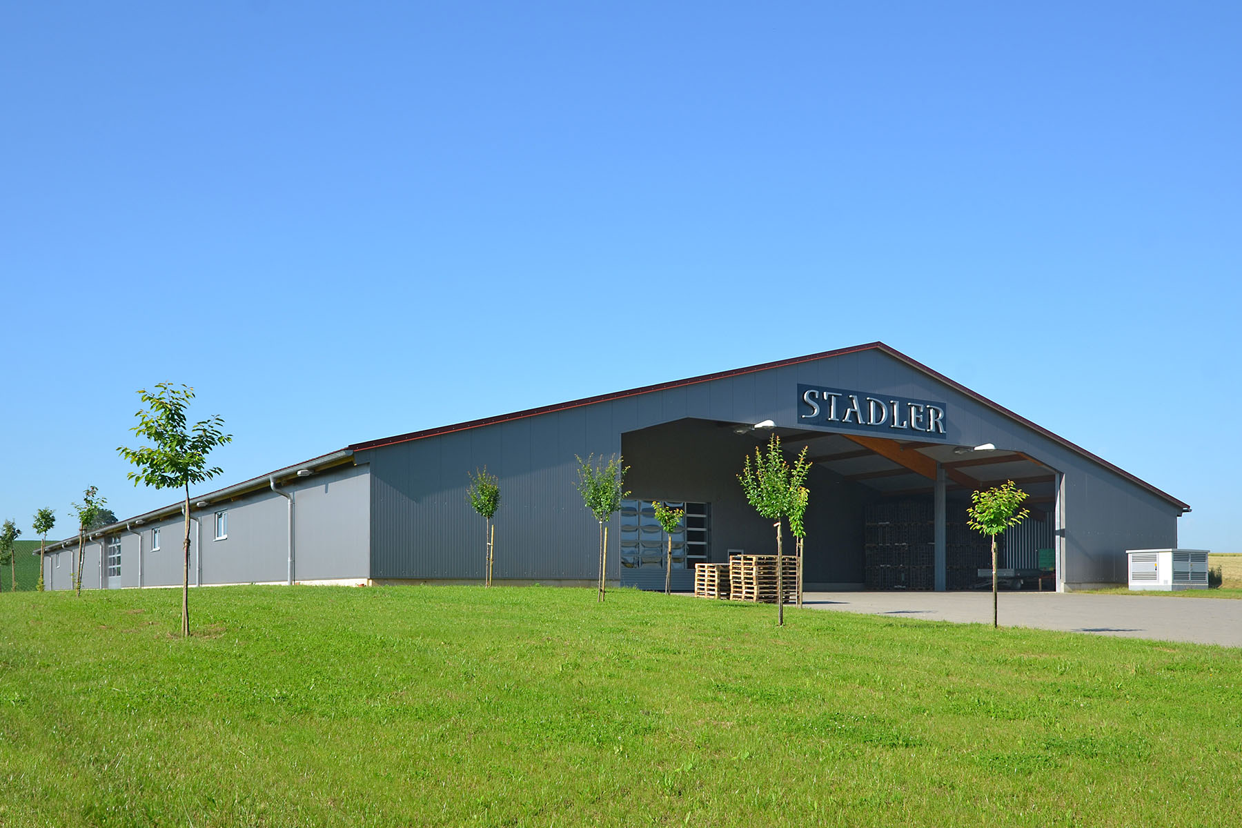 Maschinenhalle mit Sandwichverkleidung