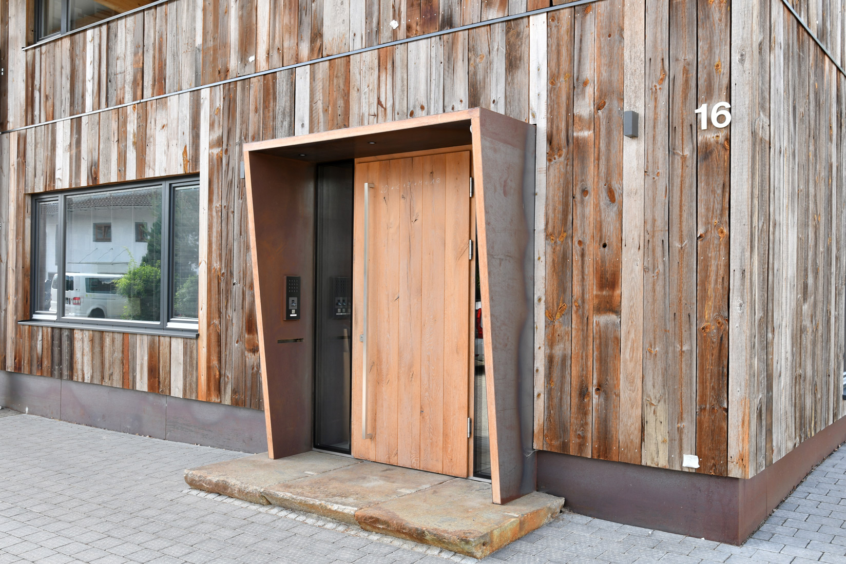 Schreinerei mit Holzverschalung