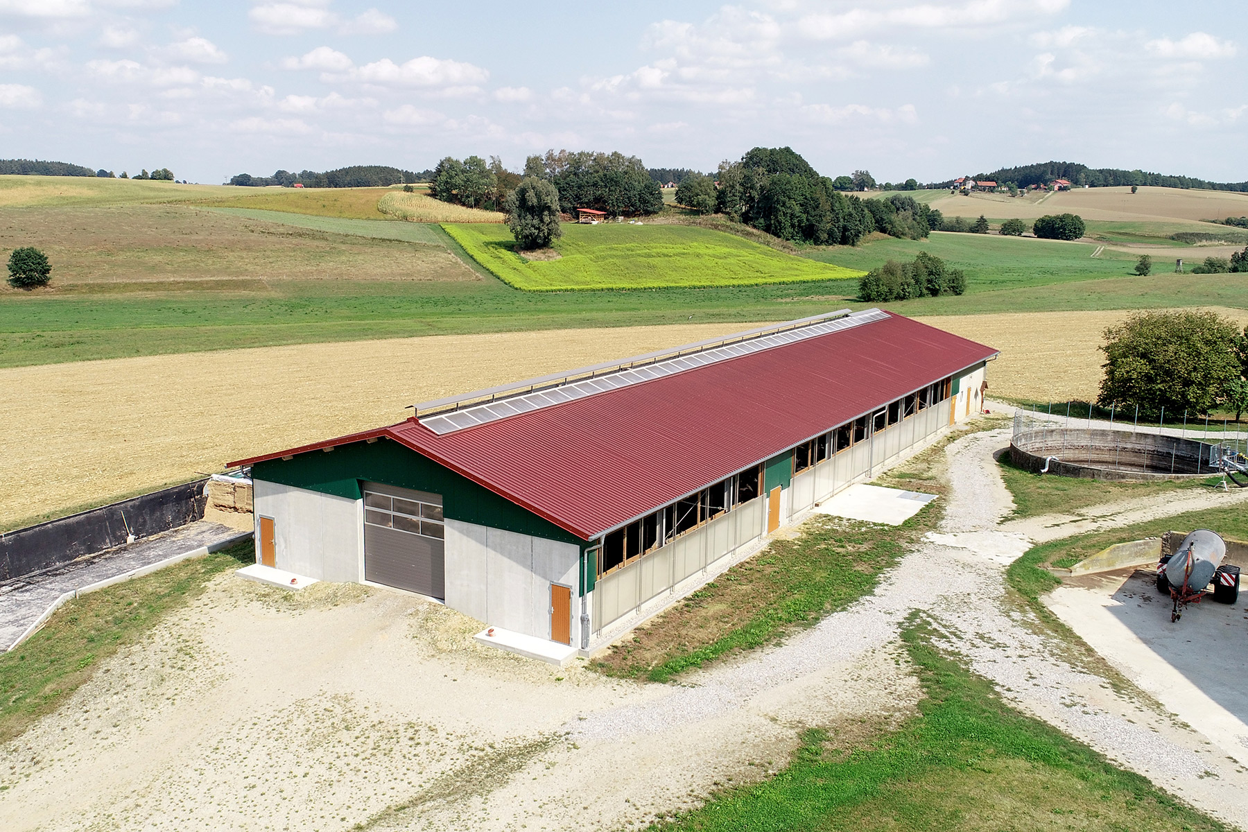 Bullenstall mit Sandwicheindeckung