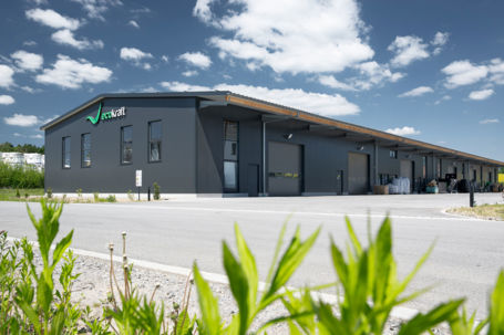 Produktionshalle mit Büro