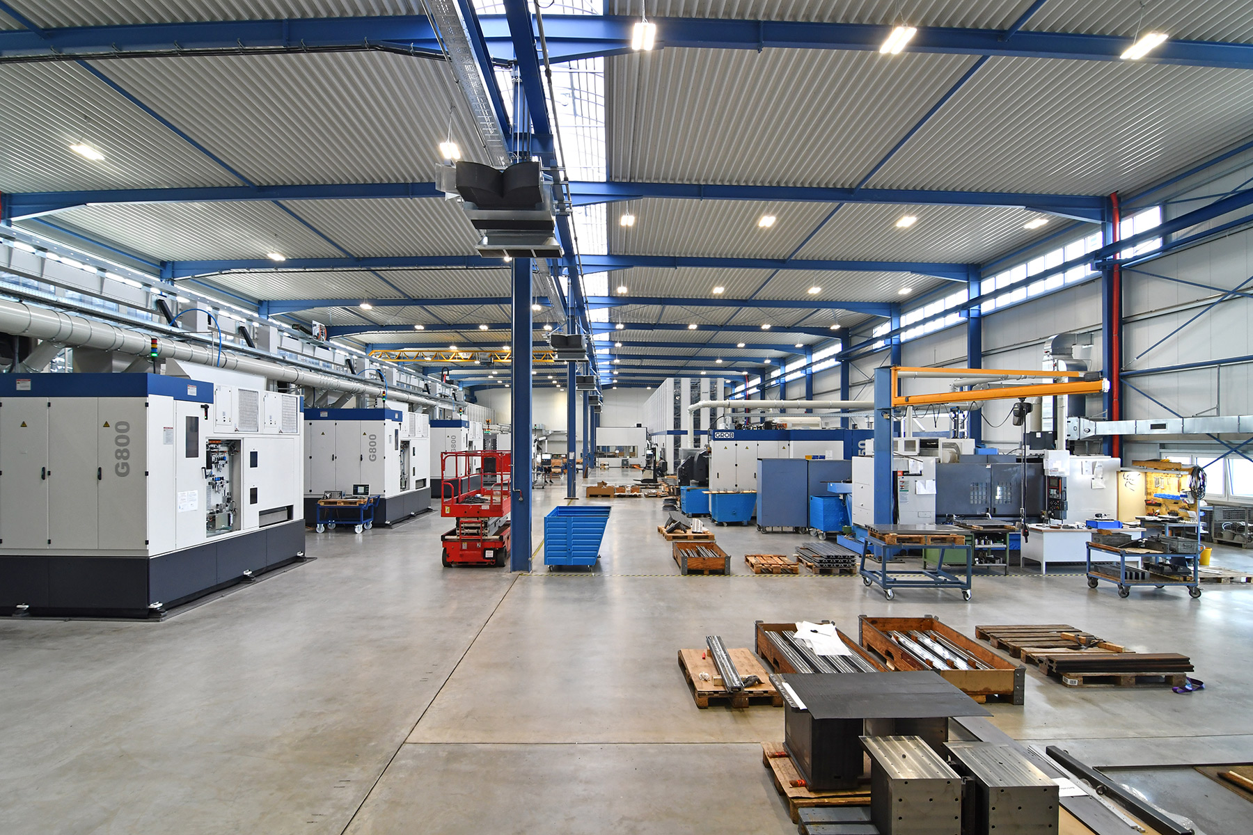 Produktionshalle mit Stahlrahmen