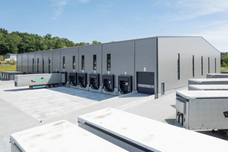 Produktionshalle mit Büro