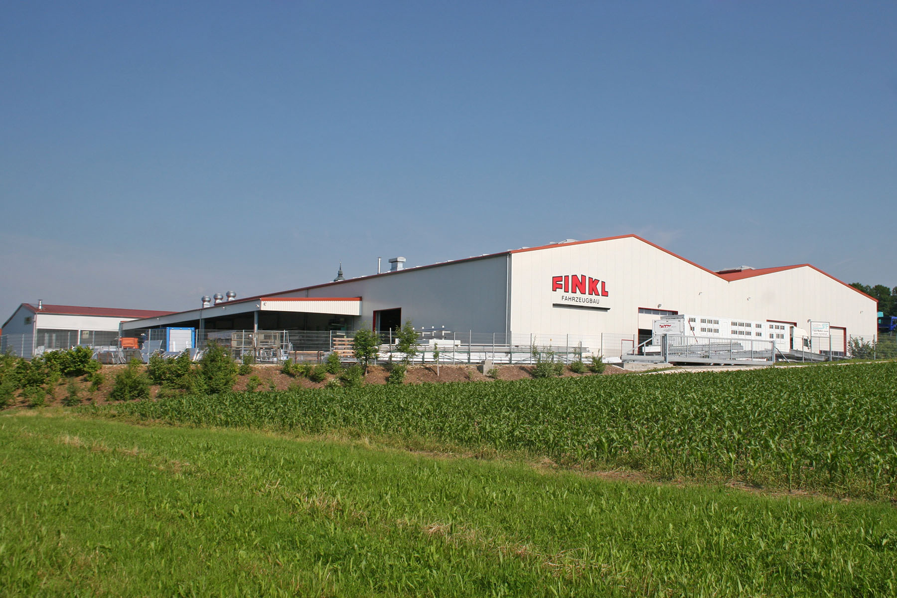 mehrschiffige Produktionshalle