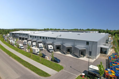 Produktionshalle mit Büro