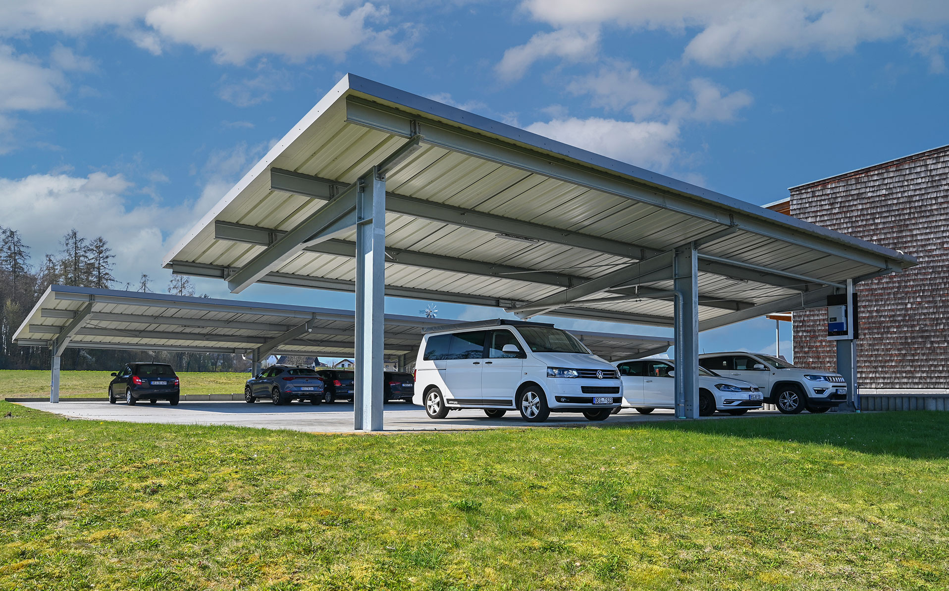 Parkplatzüberdachung