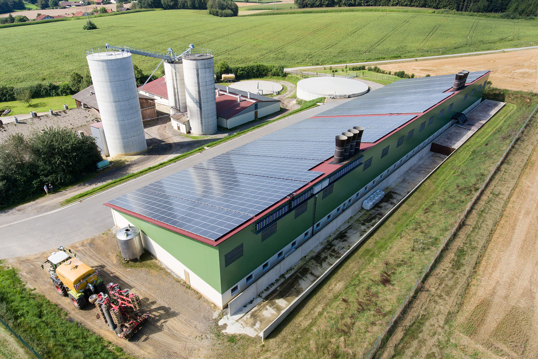 Schweinestall mit Photovoltaikanlage