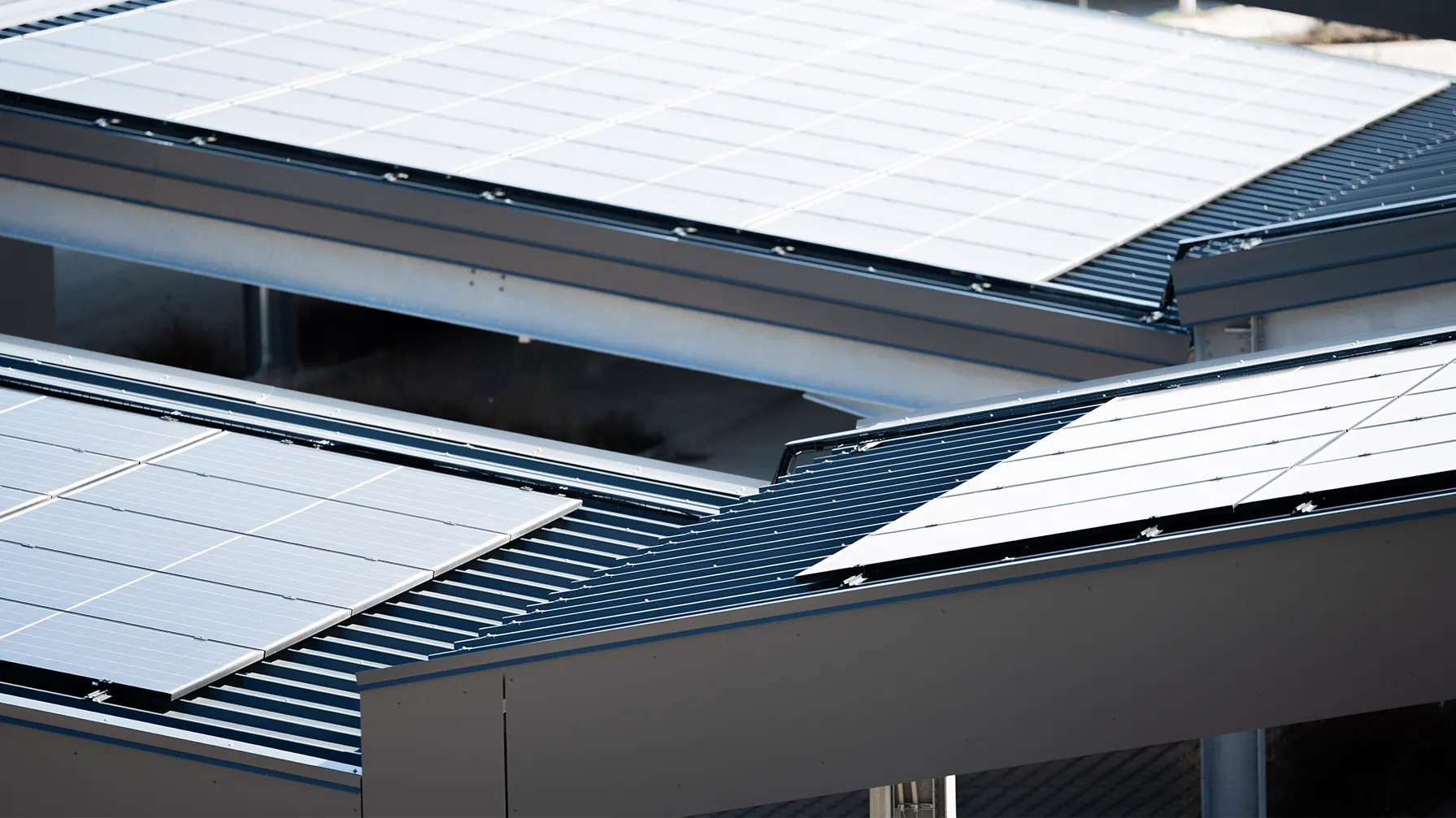 Material und Beschichtung von PV-Carports