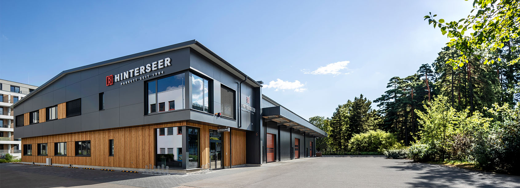 Allrounder von außen: Büro, Lagerhalle, Showroom