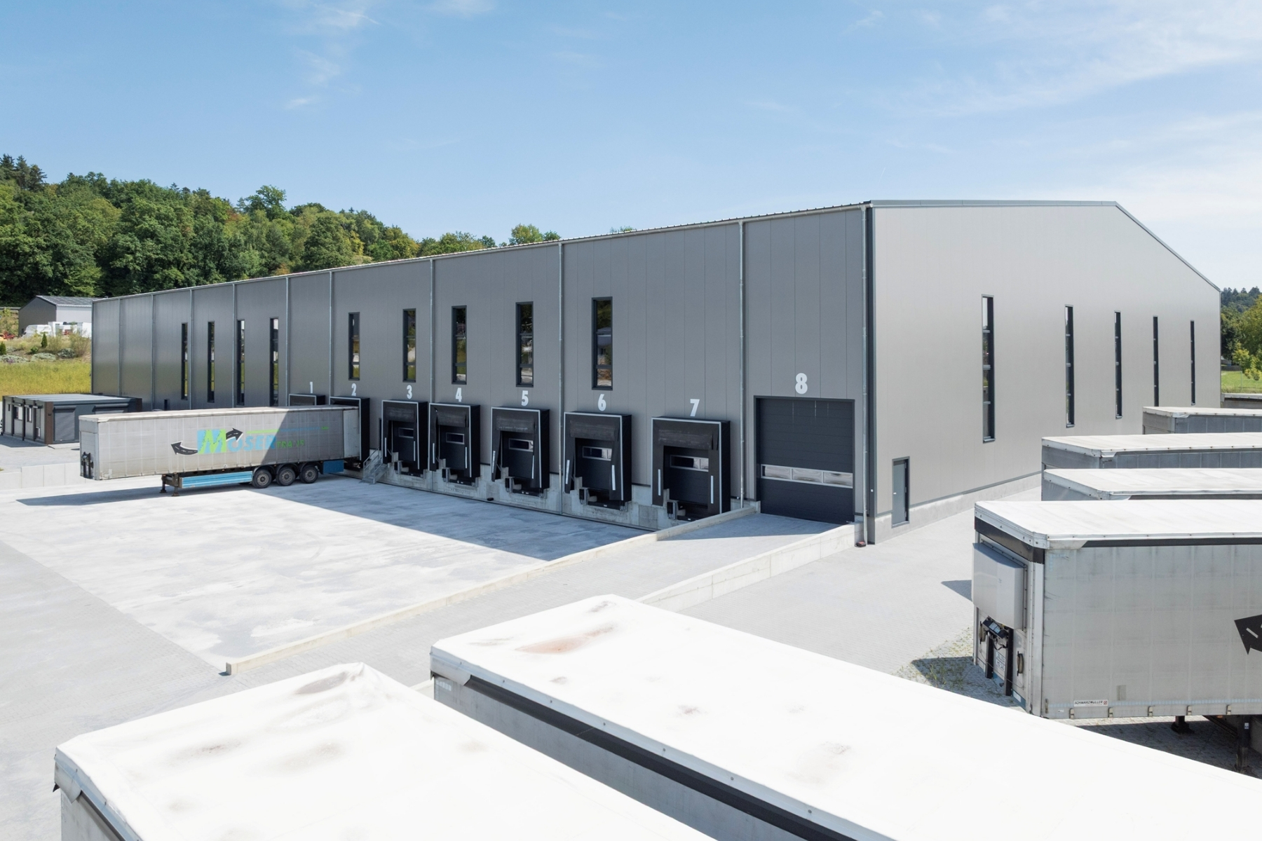 Produktionshalle mit Büro