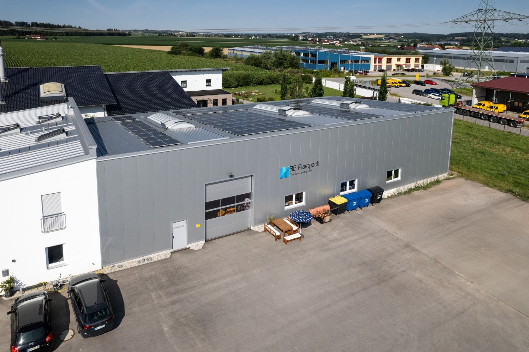 graue Wandverkleidung