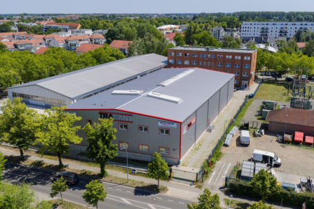 Produktionshalle mit Büro