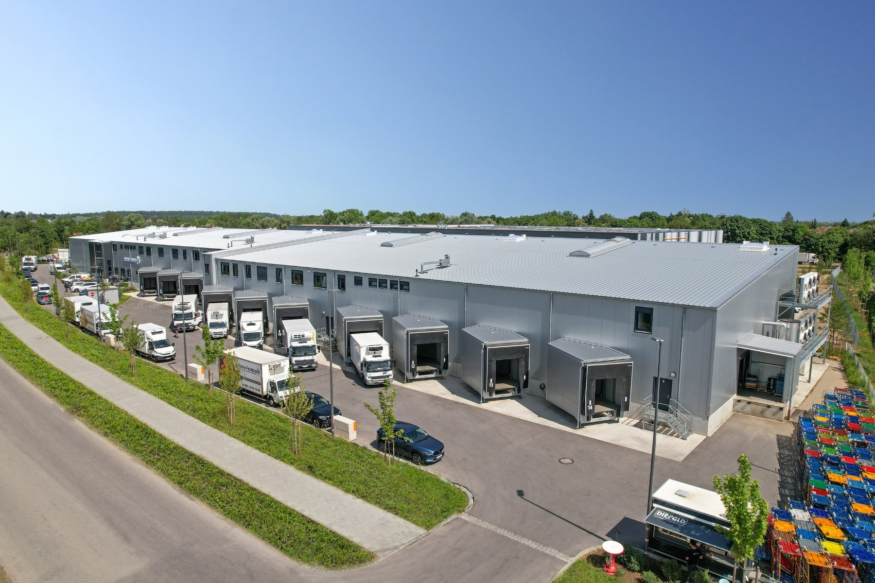 Produktionshalle mit Büro