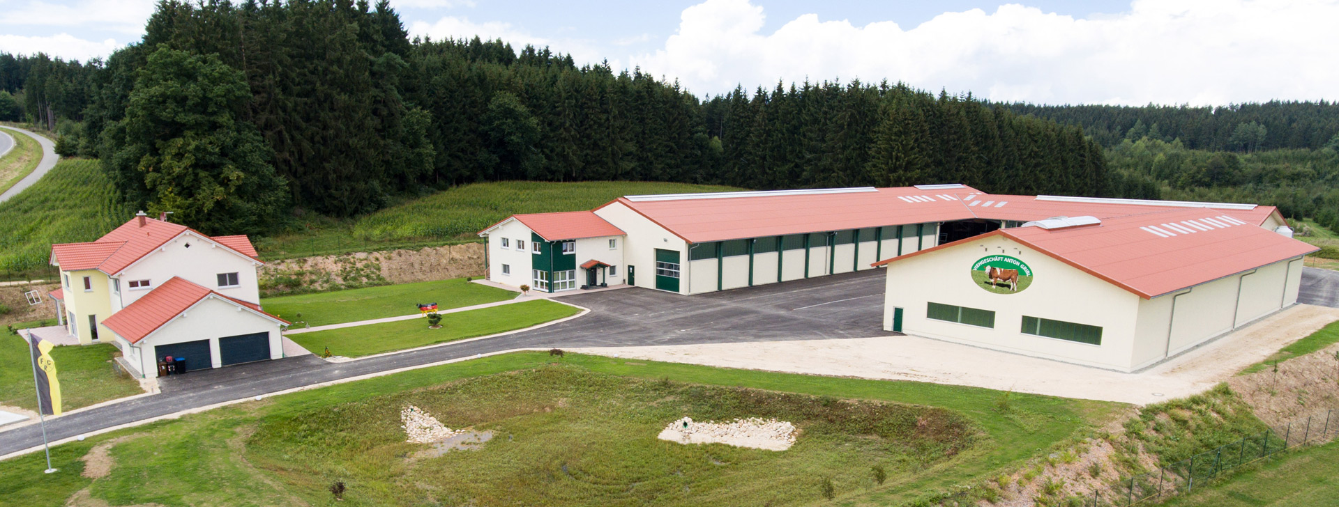 Ställe und Hallen in Stahl und Holz - wolfsystem.de