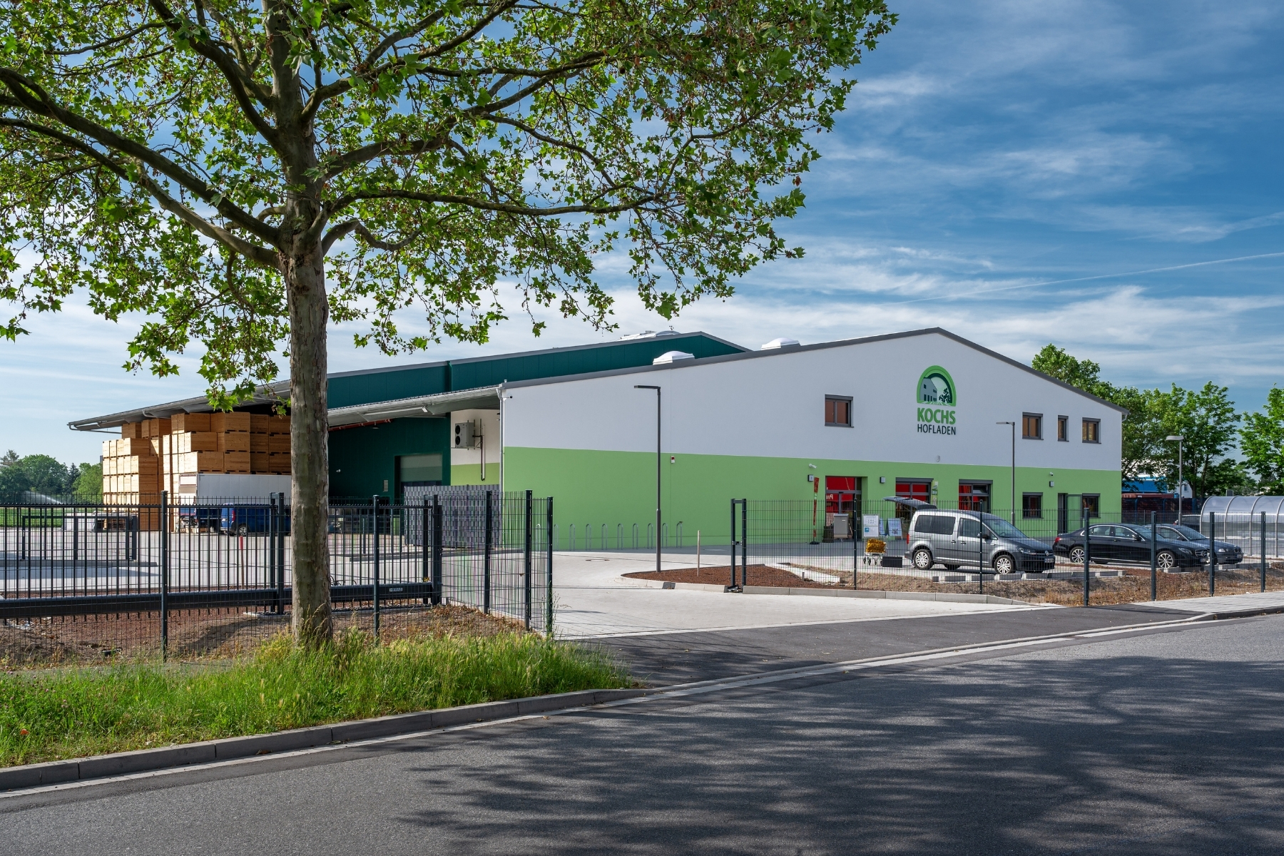 Produktionshalle mit Büro